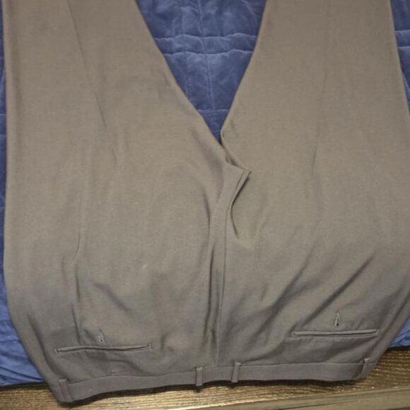 Haggar The Active Series Performance Pant Straight Fit - Picture 5 of 8